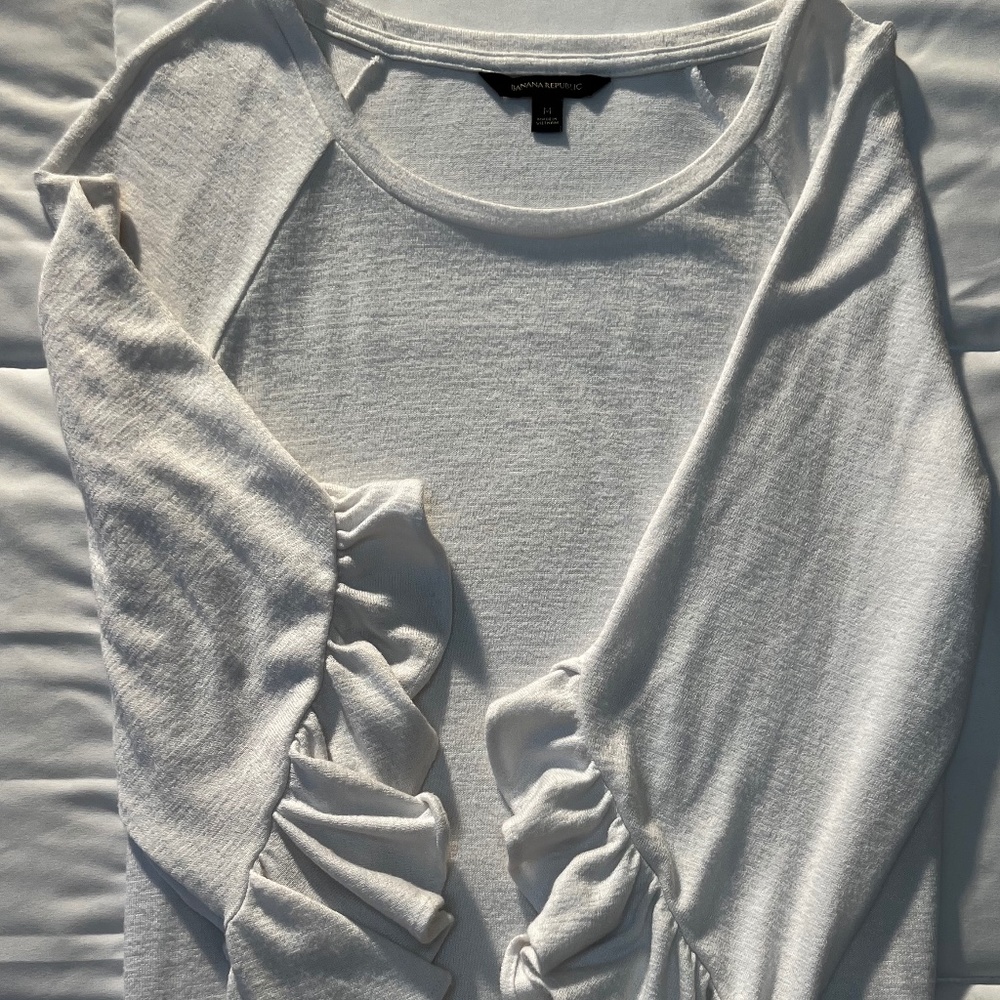 Banana Republic ruffled sleeve sweater